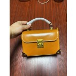 Handmade oil-waxed vegetable-tanned leather vintage small trunk bag