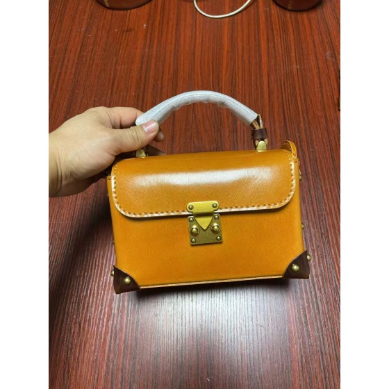 Handmade oil-waxed vegetable-tanned leather vintage small trunk bag
