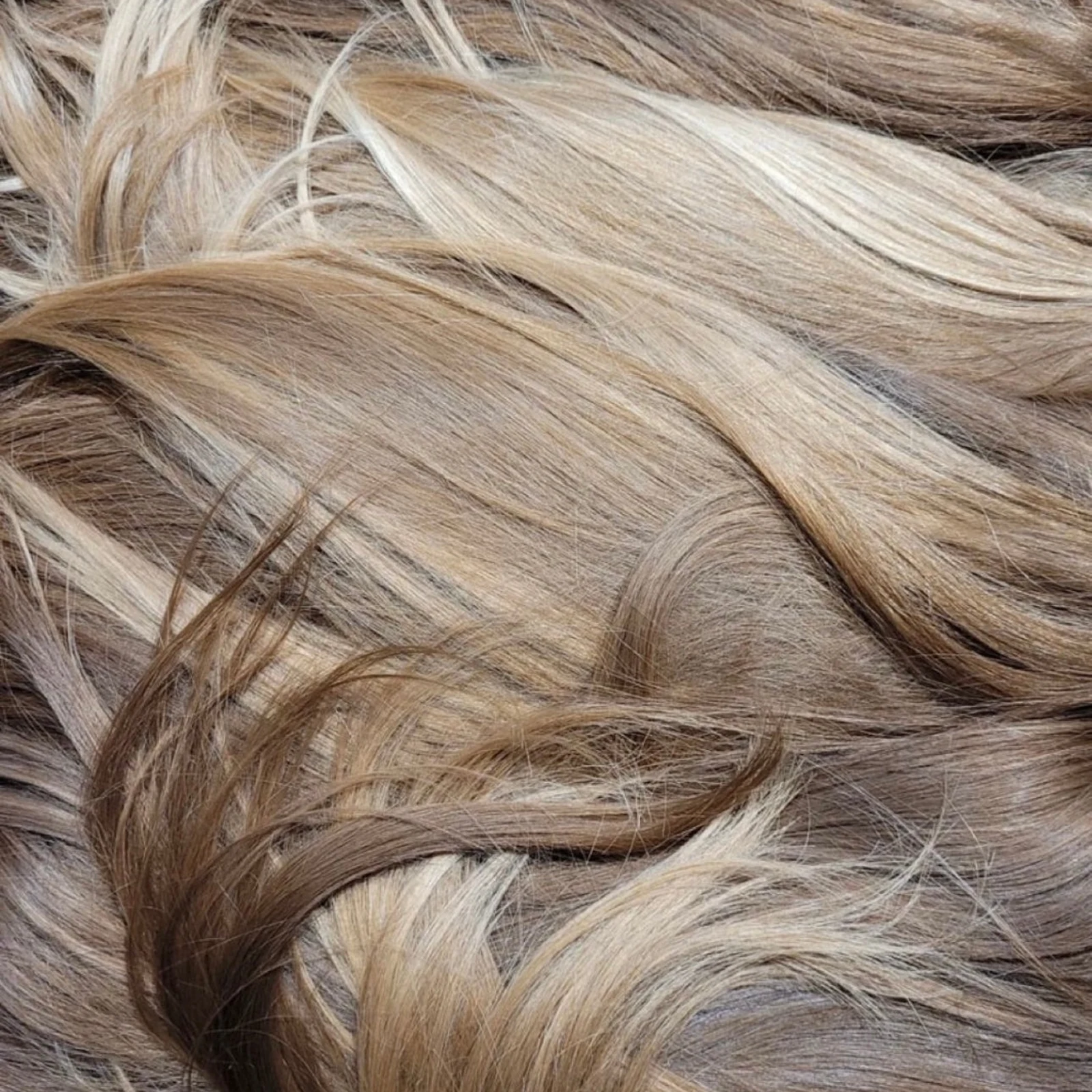 Blonde luxury wavy bundle